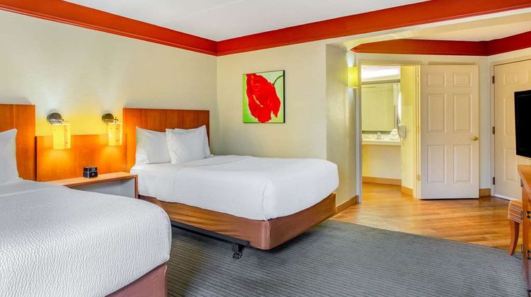 La Quinta Inn & Suites Raleigh Crabtree Room