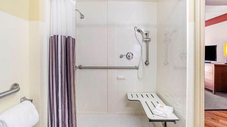 La Quinta Inn & Suites Raleigh Crabtree Room