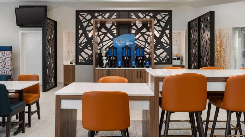 <b>La Quinta Inn & Suites Arlington South Restaurant</b>. Images powered by <a href="https://iceportal.shijigroup.com/" title="IcePortal" target="_blank">IcePortal</a>.