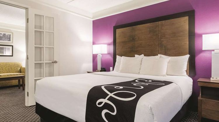 La Quinta Inn & Stes Alexandria Suite