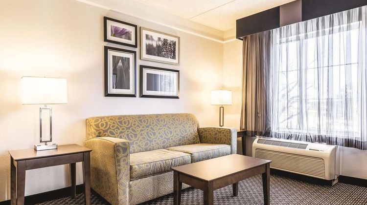 La Quinta Inn & Stes Alexandria Suite