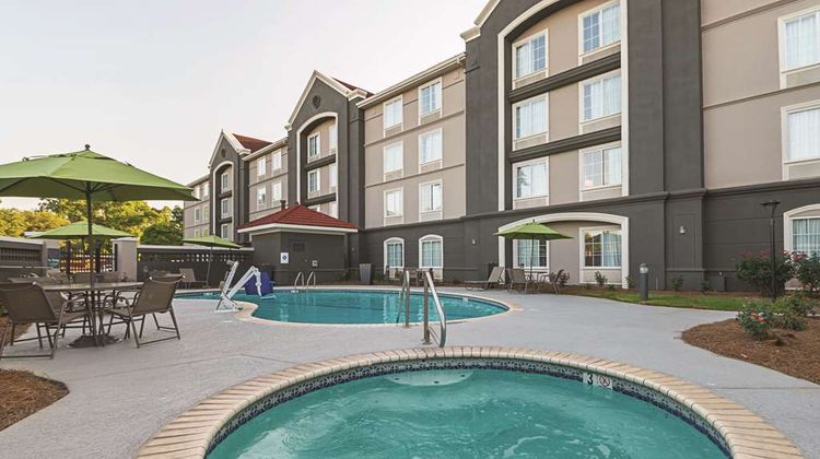 La Quinta Inn & Stes Alexandria Pool