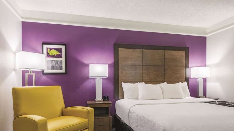 La Quinta Inn & Stes Alexandria Room