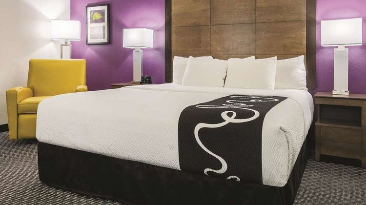 La Quinta Inn & Stes Alexandria Room