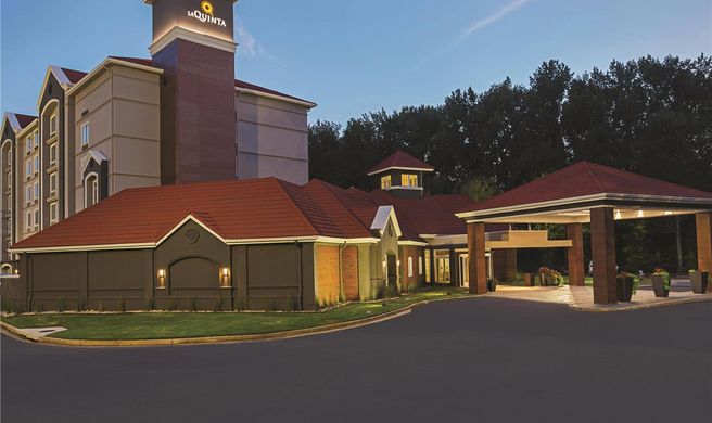 La Quinta Inn & Stes Atlanta Alpharetta Exterior