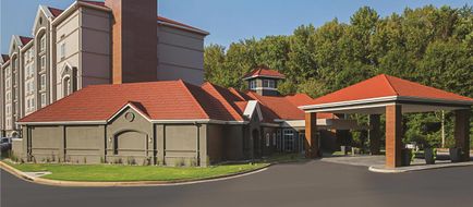 La Quinta Inn & Stes Atlanta Alpharetta Exterior