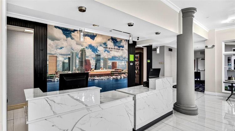 La Quinta Inn & Stes Tampa Brandon Lobby