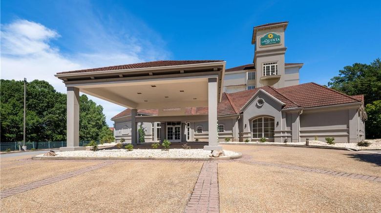 <b>La Quinta Inn & Suites Raleigh Cary Exterior</b>. Images powered by <a href="https://iceportal.shijigroup.com/" title="IcePortal" target="_blank">IcePortal</a>.