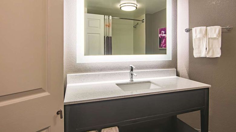 <b>La Quinta Inn & Stes Oklahoma City Room</b>. Images powered by <a href="https://iceportal.shijigroup.com/" title="IcePortal" target="_blank">IcePortal</a>.