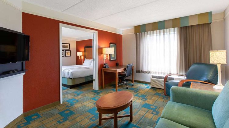 La Quinta Inn & Suites Butler Blvd Suite