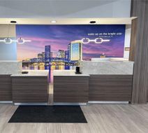 La Quinta Inn & Suites Butler Blvd Lobby