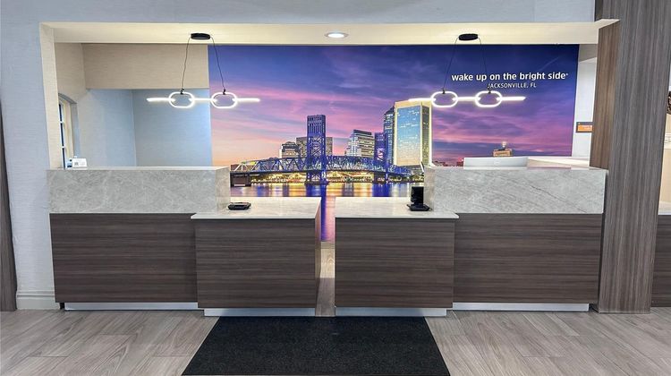 La Quinta Inn & Suites Butler Blvd Lobby