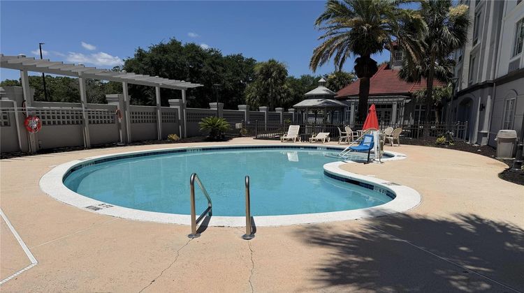 La Quinta Inn & Suites Butler Blvd Pool