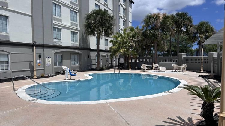 La Quinta Inn & Suites Butler Blvd Pool