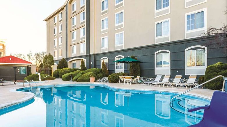 <b>La Quinta Inn & Stes Grand Junction Pool</b>. Images powered by <a href="https://iceportal.shijigroup.com/" title="IcePortal" target="_blank">IcePortal</a>.