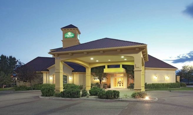 La Quinta Inn & Suites Pueblo Exterior