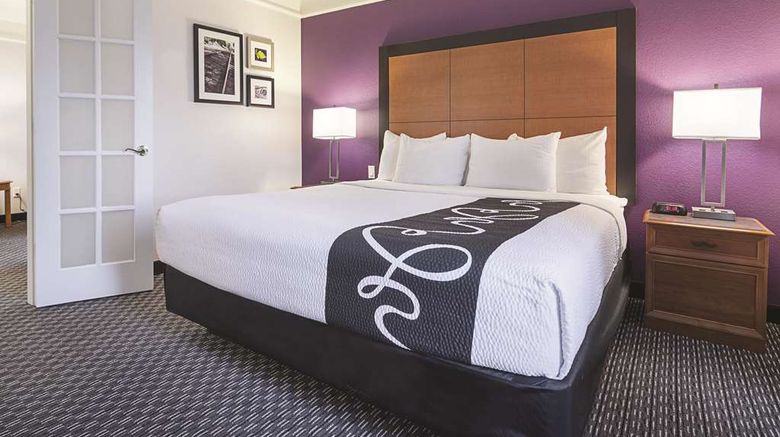 <b>La Quinta Inn & Stes Phoenix Mesa West Suite</b>. Images powered by <a href="https://iceportal.shijigroup.com/" title="IcePortal" target="_blank">IcePortal</a>.