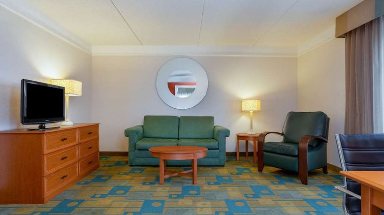<b>La Quinta Inn & Stes Lakeland Suite</b>. Images powered by <a href="https://iceportal.shijigroup.com/" title="IcePortal" target="_blank">IcePortal</a>.