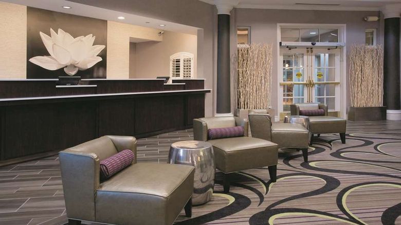 <b>La Quinta Inn-Stes Superstition Springs Lobby</b>. Images powered by <a href="https://iceportal.shijigroup.com/" title="IcePortal" target="_blank">IcePortal</a>.