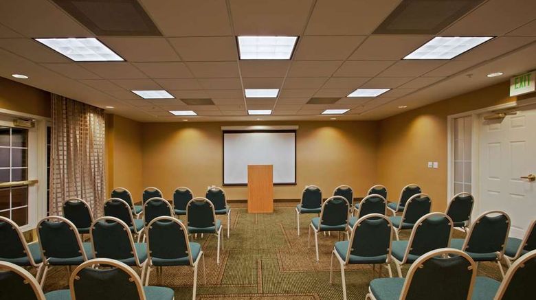 <b>La Quinta Inn & Stes Tampa Bay USF Meeting</b>. Images powered by <a href="https://iceportal.shijigroup.com/" title="IcePortal" target="_blank">IcePortal</a>.