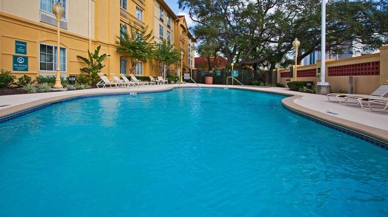 <b>La Quinta Inn & Stes Tampa Bay USF Pool</b>. Images powered by <a href="https://iceportal.shijigroup.com/" title="IcePortal" target="_blank">IcePortal</a>.