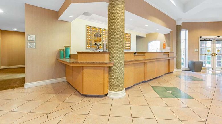 <b>La Quinta Inn & Stes Tampa Bay USF Lobby</b>. Images powered by <a href="https://iceportal.shijigroup.com/" title="IcePortal" target="_blank">IcePortal</a>.