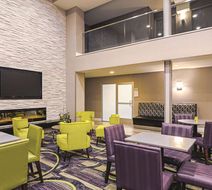 La Quinta Inn & Suites Denver Airport Lobby