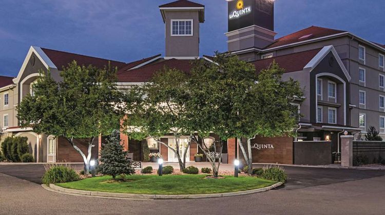 La Quinta Inn & Suites Denver Airport Exterior
