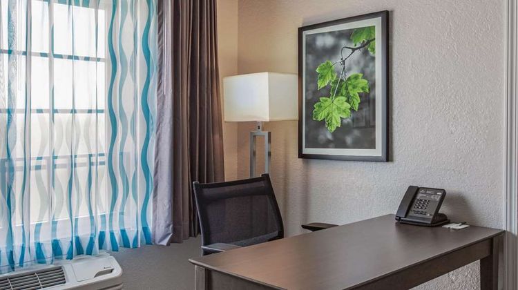 La Quinta Inn & Suites Miami Arpt West Room