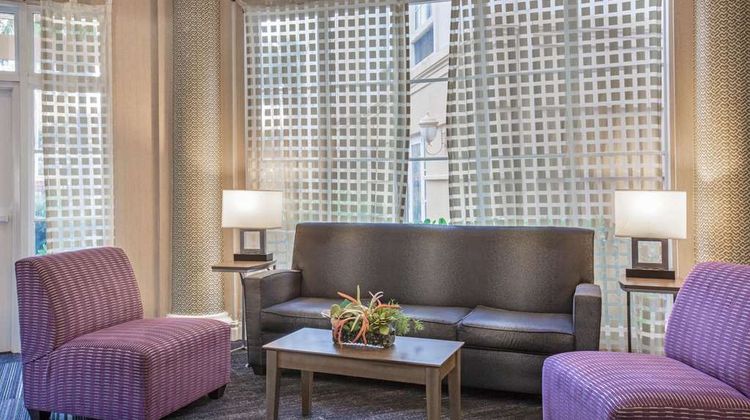La Quinta Inn & Suites Miami Arpt West Lobby