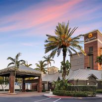 La Quinta Inn & Suites Miami Arpt West