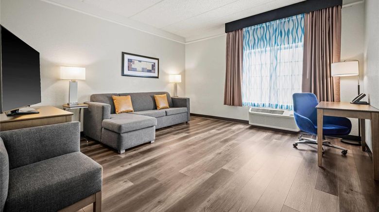 <b>La Quinta Inn & Suites Miami Arpt West Suite</b>. Images powered by <a href="https://iceportal.shijigroup.com/" title="IcePortal" target="_blank">IcePortal</a>.