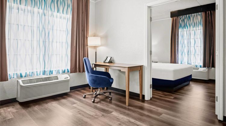 La Quinta Inn & Suites Miami Arpt West Suite
