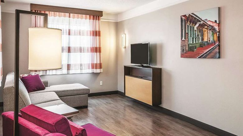 <b>La Quinta Inn-Stes New Orleans Downtown Suite</b>. Images powered by <a href="https://iceportal.shijigroup.com/" title="IcePortal" target="_blank">IcePortal</a>.