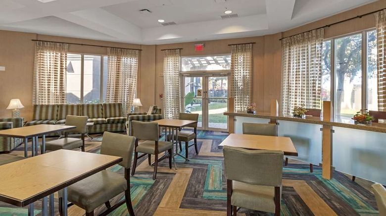 <b>La Quinta Inn & Stes Ft. Lauderdale Arpt Lobby</b>. Images powered by <a href="https://iceportal.shijigroup.com/" title="IcePortal" target="_blank">IcePortal</a>.