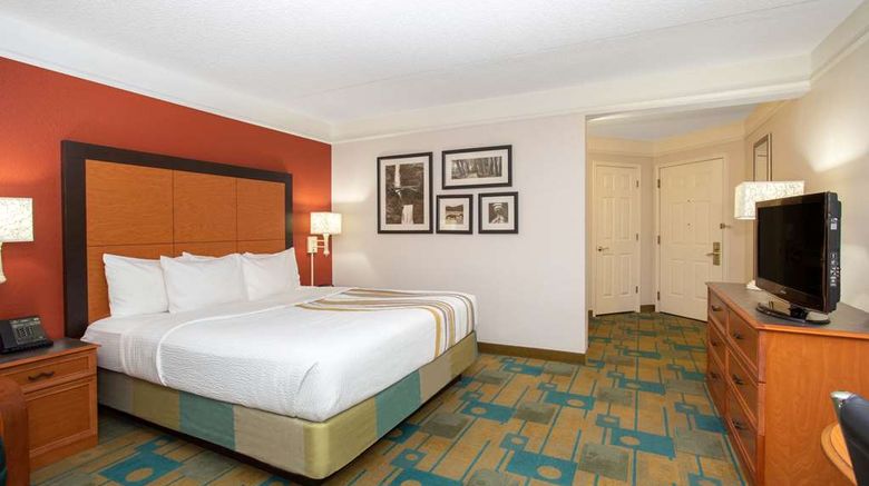 <b>La Quinta Inn & Stes Denver SW Lakewood Room</b>. Images powered by <a href="https://iceportal.shijigroup.com/" title="IcePortal" target="_blank">IcePortal</a>.