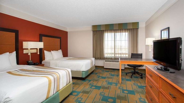 <b>La Quinta Inn & Stes Denver SW Lakewood Room</b>. Images powered by <a href="https://iceportal.shijigroup.com/" title="IcePortal" target="_blank">IcePortal</a>.
