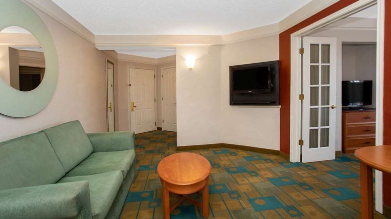 <b>La Quinta Inn & Stes Denver SW Lakewood Suite</b>. Images powered by <a href="https://iceportal.shijigroup.com/" title="IcePortal" target="_blank">IcePortal</a>.