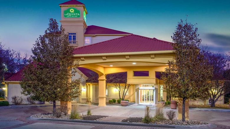<b>La Quinta Inn & Stes Denver SW Lakewood Exterior</b>. Images powered by <a href="https://iceportal.shijigroup.com/" title="IcePortal" target="_blank">IcePortal</a>.