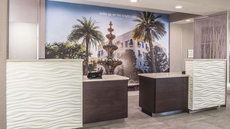 <b>La Quinta Inn & Stes Orlando Lake Mary Lobby</b>. Images powered by <a href="https://iceportal.shijigroup.com/" title="IcePortal" target="_blank">IcePortal</a>.