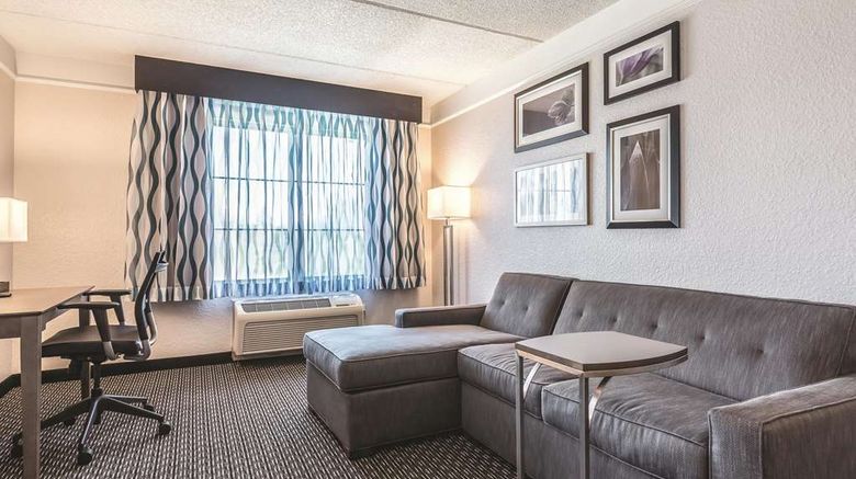 <b>La Quinta Inn & Stes Orlando Lake Mary Suite</b>. Images powered by <a href="https://iceportal.shijigroup.com/" title="IcePortal" target="_blank">IcePortal</a>.