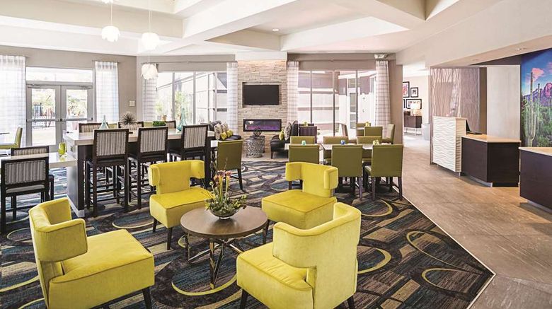 <b>La Quinta Inn & Stes Phoenix Chandler Lobby</b>. Images powered by <a href="https://iceportal.shijigroup.com/" title="IcePortal" target="_blank">IcePortal</a>.