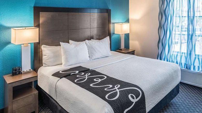 <b>La Quinta Inn & Stes Phoenix Chandler Suite</b>. Images powered by <a href="https://iceportal.shijigroup.com/" title="IcePortal" target="_blank">IcePortal</a>.