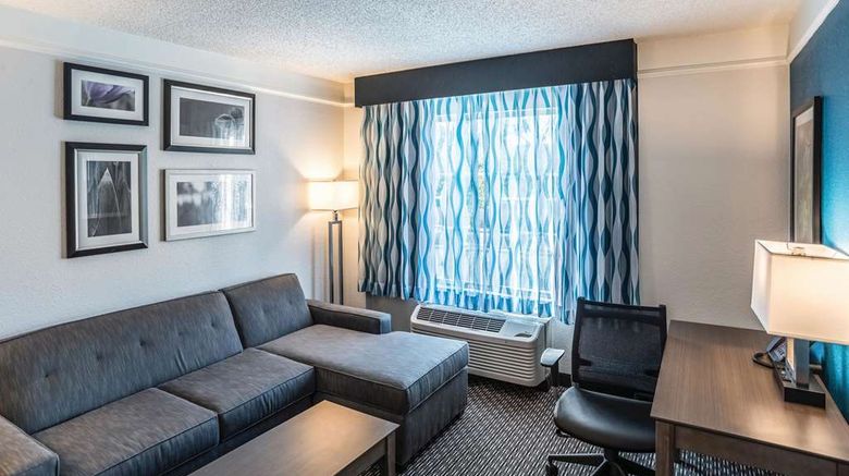 <b>La Quinta Inn & Stes Phoenix Chandler Suite</b>. Images powered by <a href="https://iceportal.shijigroup.com/" title="IcePortal" target="_blank">IcePortal</a>.