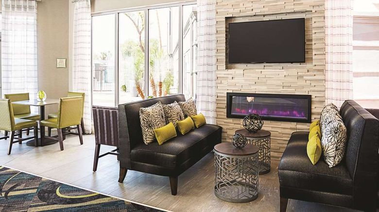 <b>La Quinta Inn & Stes Phoenix Chandler Lobby</b>. Images powered by <a href="https://iceportal.shijigroup.com/" title="IcePortal" target="_blank">IcePortal</a>.