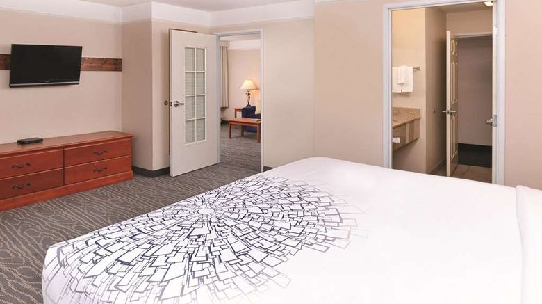 <b>La Quinta Inn & Suites Ruidoso Downs Suite</b>. Images powered by <a href="https://iceportal.shijigroup.com/" title="IcePortal" target="_blank">IcePortal</a>.