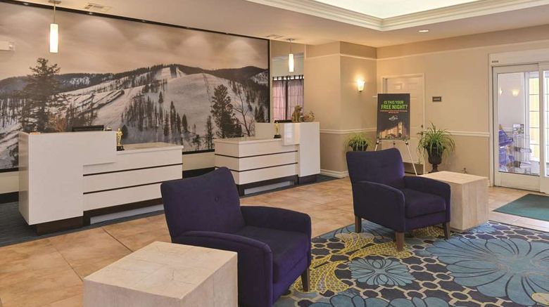 <b>La Quinta Inn & Suites Ruidoso Downs Lobby</b>. Images powered by <a href="https://iceportal.shijigroup.com/" title="IcePortal" target="_blank">IcePortal</a>.