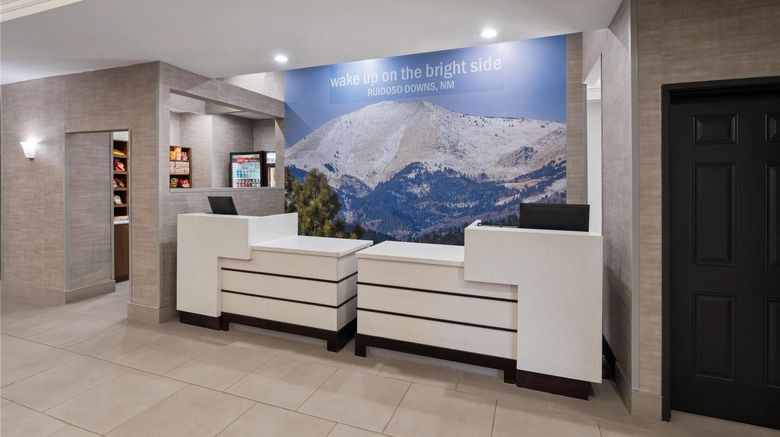 <b>La Quinta Inn & Suites Ruidoso Downs Lobby</b>. Images powered by <a href="https://iceportal.shijigroup.com/" title="IcePortal" target="_blank">IcePortal</a>.