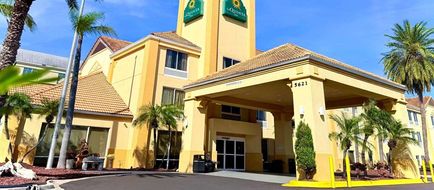 La Quinta Inn Orlando Universal Exterior