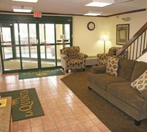 La Quinta Inn Omaha Southwest Lobby